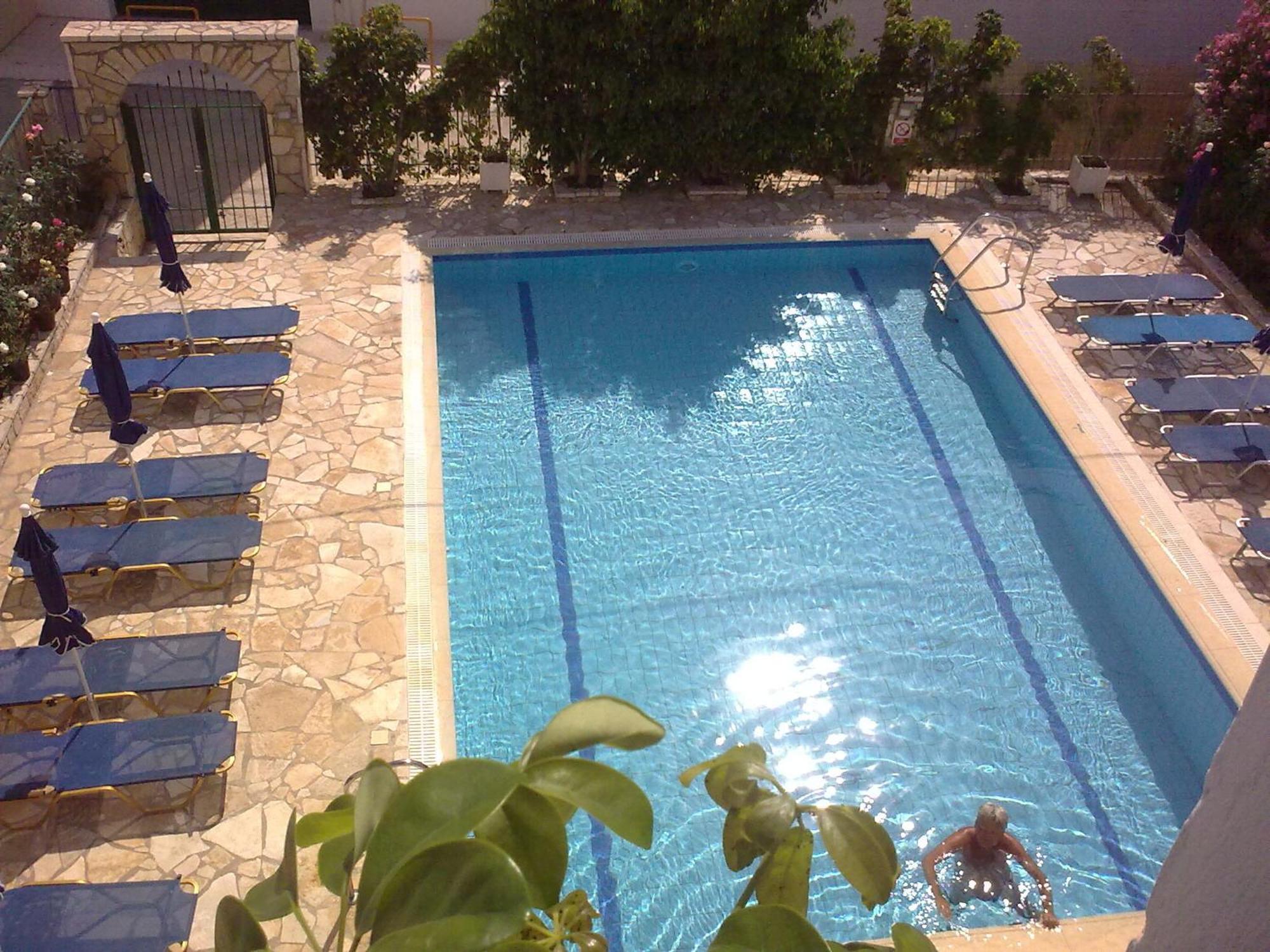 Petros Studios Poros  Exteriör bild