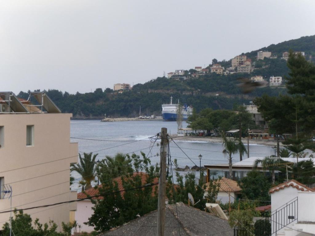 Petros Studios Poros  Exteriör bild
