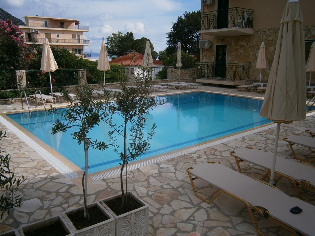 Petros Studios Poros  Exteriör bild